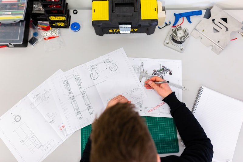 Técnico del servicio técnico Beko reparando electrodoméstico en León